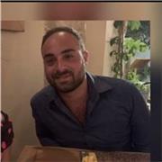 Laureato in Economia aziendale, attualmente responsabile amministrativo, impartisco lezioni a studenti del liceo